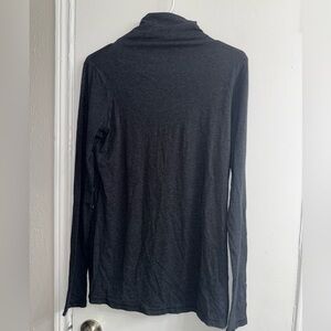 Vince Essential Long-Sleeve Cotton Turtleneck top